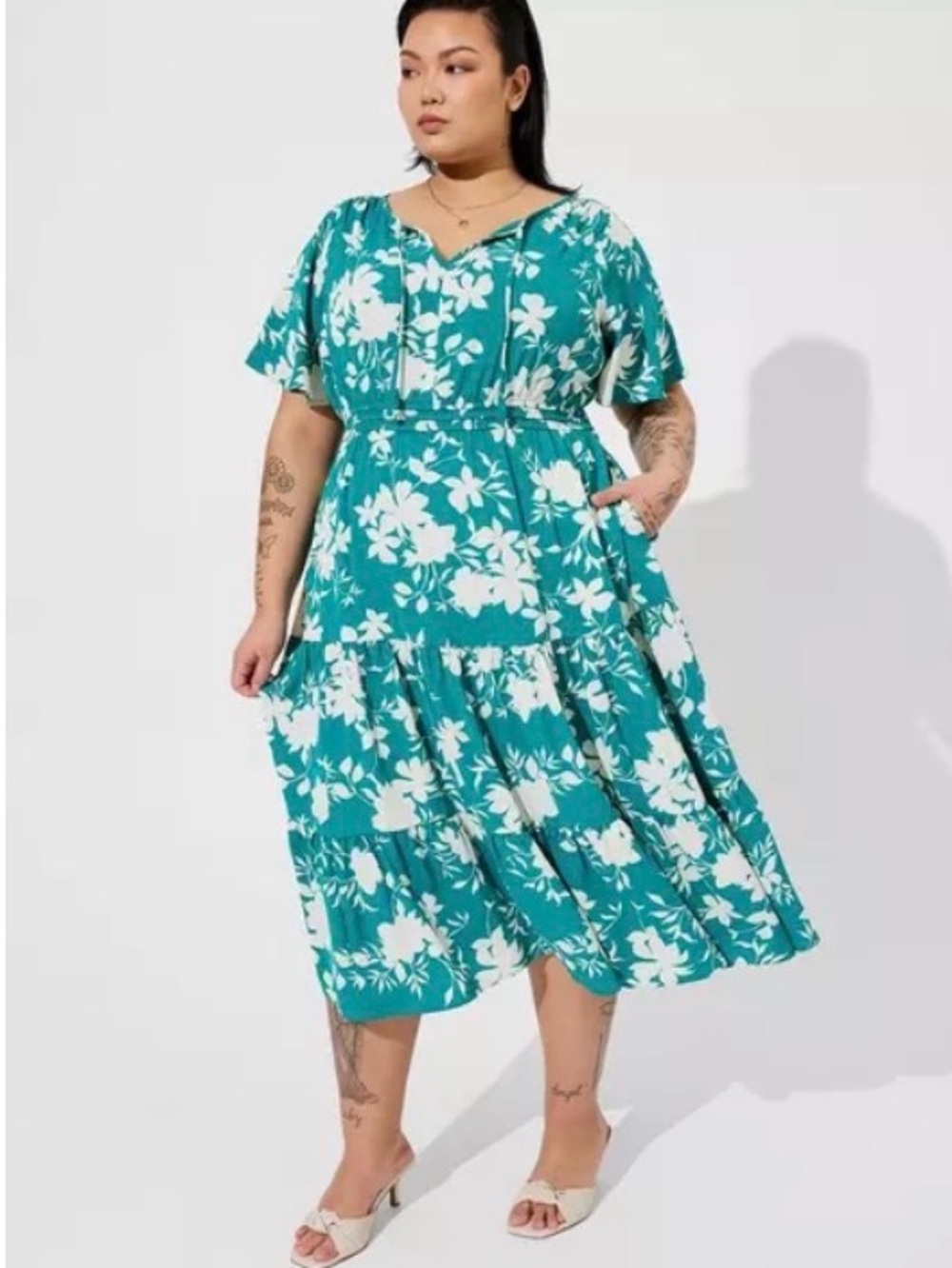 NWT Torrid Tea Length Studio Crepe De Chine Tie Neck Tiered Dress
